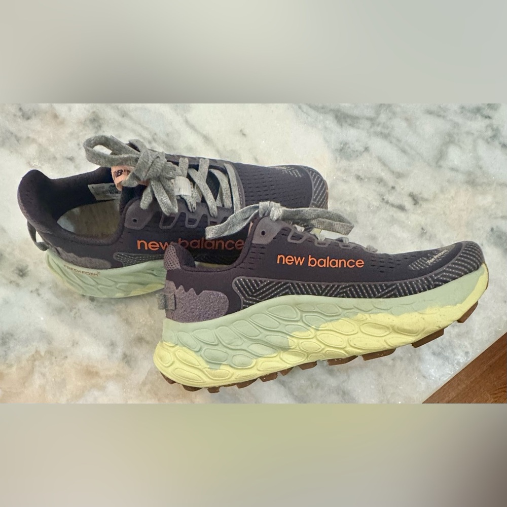 New Balance Woman Shoes - Gray and Green